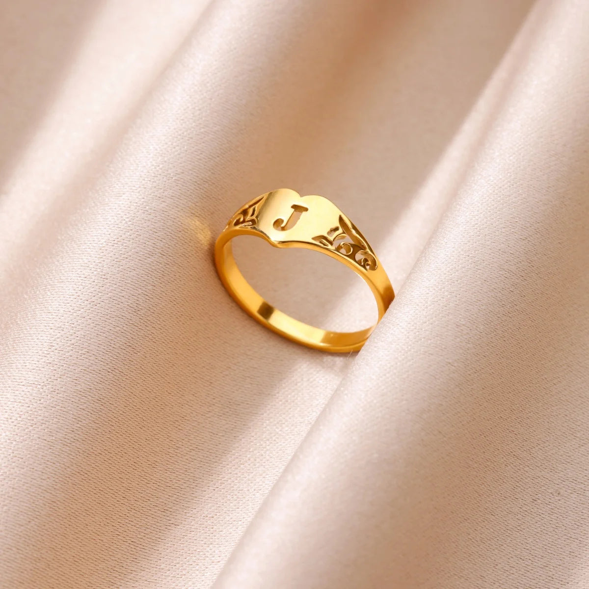 Fashion Hollow Initial Letter Heart Rings For Women Gold Color Stainless Steel A-Z Letter Ring Aesthetic Wedding Jewelry Gift