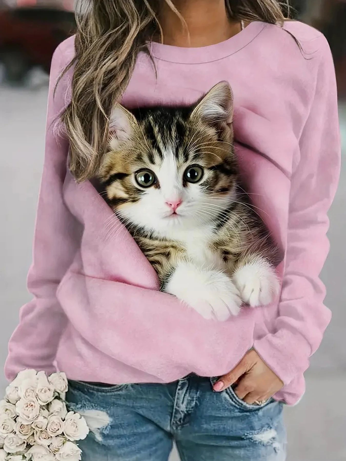 Women’s Sweatshirt with Playful Peeking Kitten Design Round Neck Cat Lover Pullover Tops Graphic Long Sleeve Sweater for Daily